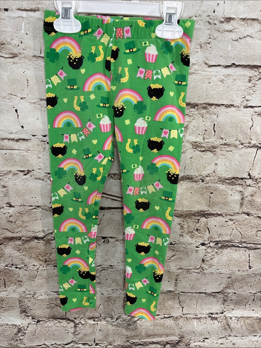 Gymboree st. Patrick’s Day Rainbow & Shamrock Print Leggings